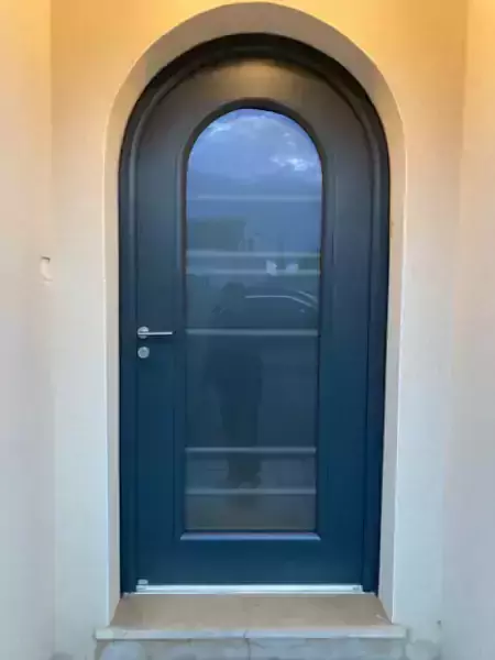 Porte d'entrée mixte installée à Morlaix
