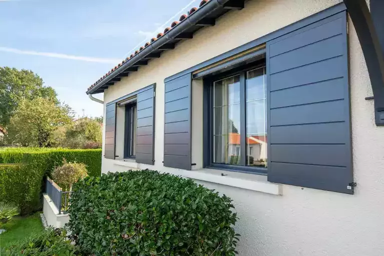 volet coulissant d'une maison