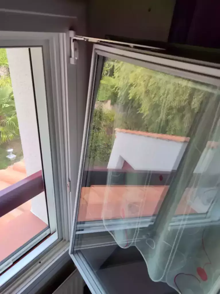 fenêtre oscillo battant bloquée quoi faire tuto