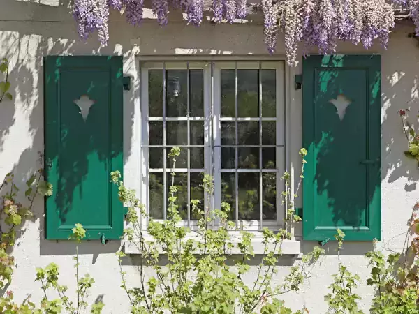 Volets battants sur mesure verts