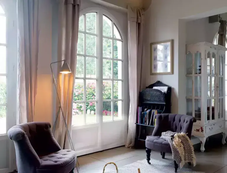 Porte fenêtre cintrée