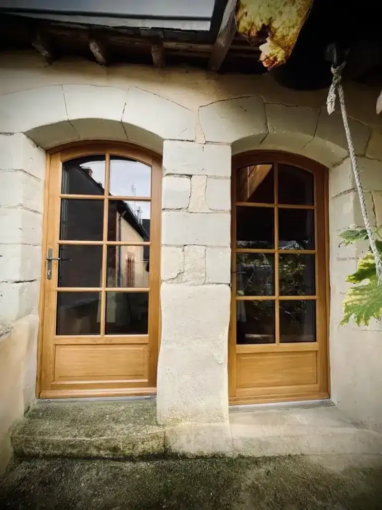 porte d'entrée en bois à angers
