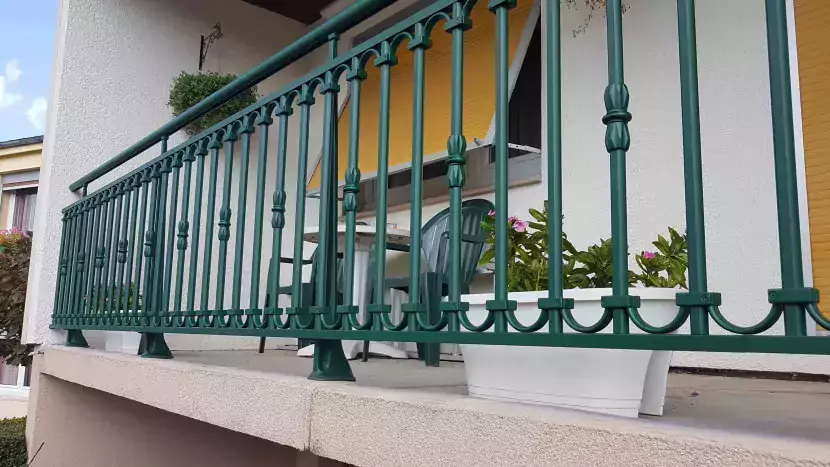garde corps métal sur un balcon